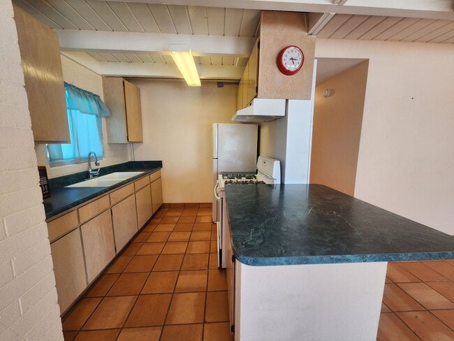 Building Photo - 73015 Siesta Dr