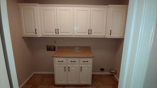 Foto del edificio - Nice 3 bedroom 2 bath Home in Northwood Lake