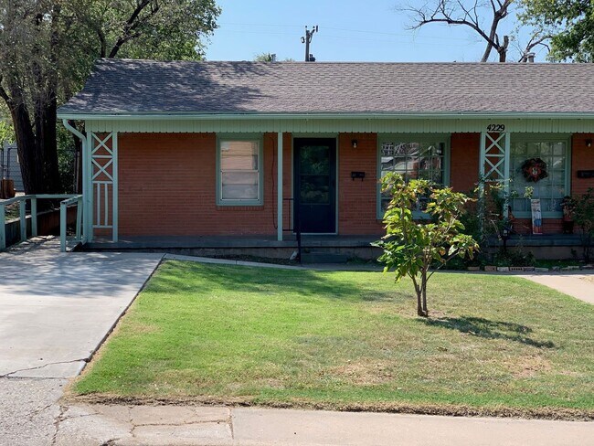 Foto del edificio - 4229 SW 2nd Ave