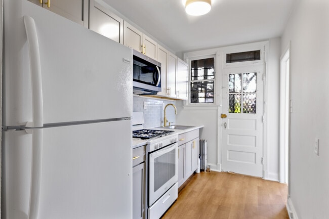 Foto del edificio - 4348 Southern Ave SE