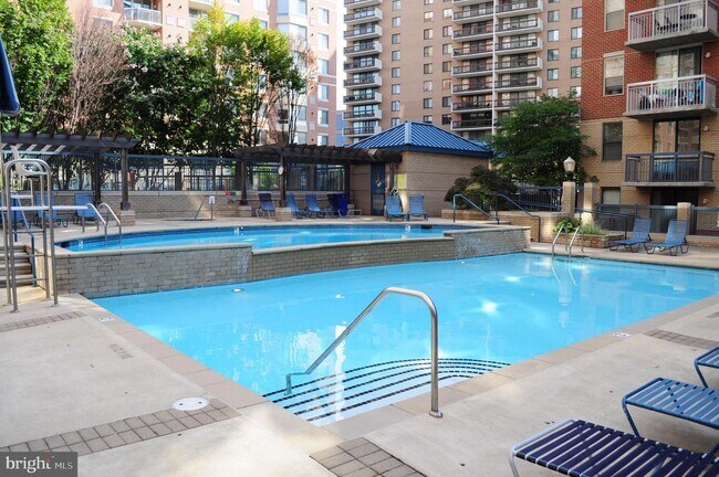 Foto del edificio - 3830 9th St N