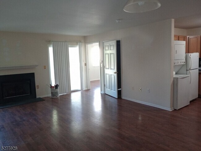 Building Photo - 142 Falcon Ridge Way S