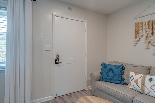 Foto del edificio - 801 Hillview Heights