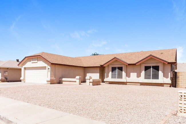 Building Photo - 7580 W San Miguel Ave