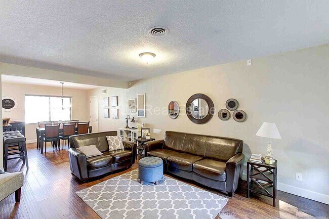 Foto del edificio - 795 Salem St