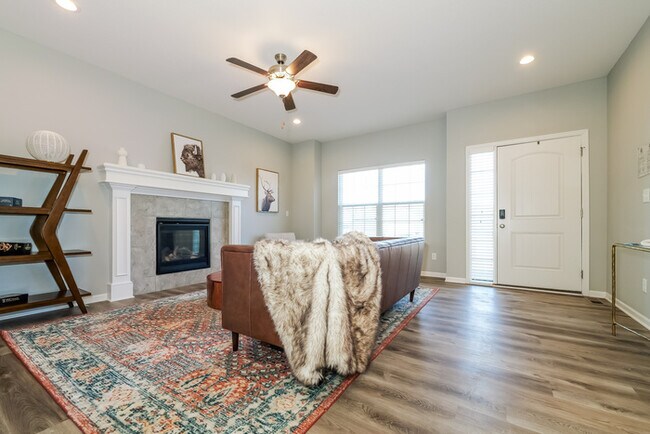 Foto del edificio - Fantastic 4bd/3ba home! Coming soon!