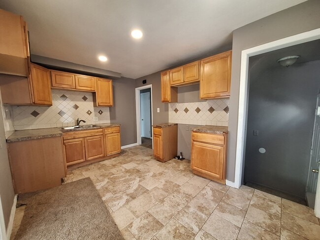 Building Photo - Come see your new home!