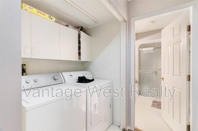 Photo du bâtiment - 3588-3588 Springer Rd
