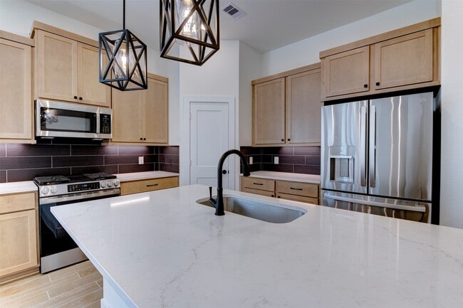 Building Photo - 156 Sea Foam Ct