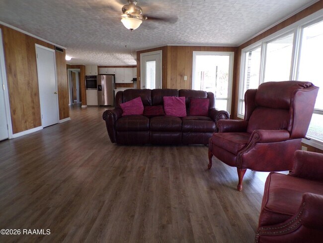 Foto del edificio - 208 Thoroughbred Dr