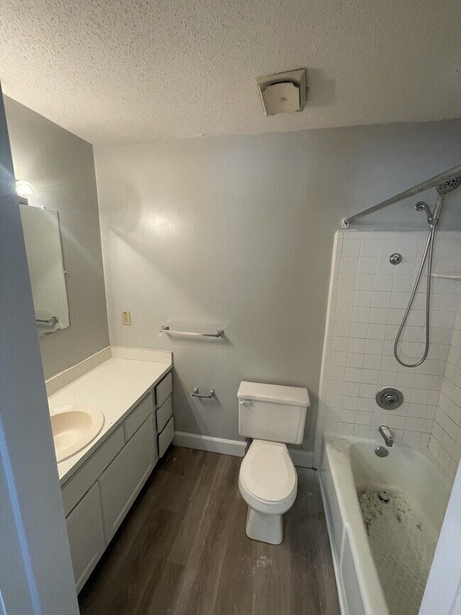 Foto del edificio - 6140 Loch Laural Ln