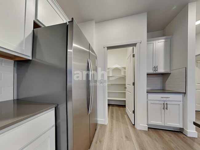 Building Photo - 8006 Katriel Ct SW
