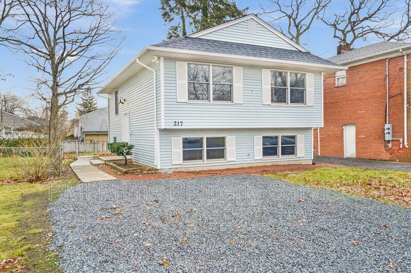 217 Bathgate Ave, South Bound Brook, NJ 08880 House Rental in South