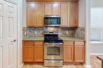 Building Photo - 8915 Headstall Dr