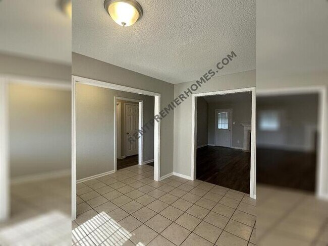 Foto del edificio - 607 SE 1st St