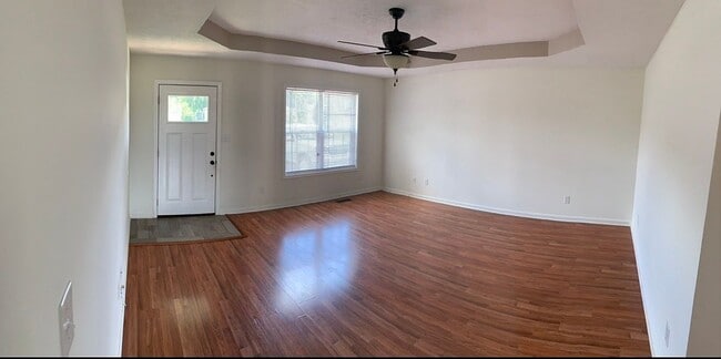 Building Photo - 307 Man O War Dr