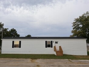 Building Photo - 200 Gregory Ln