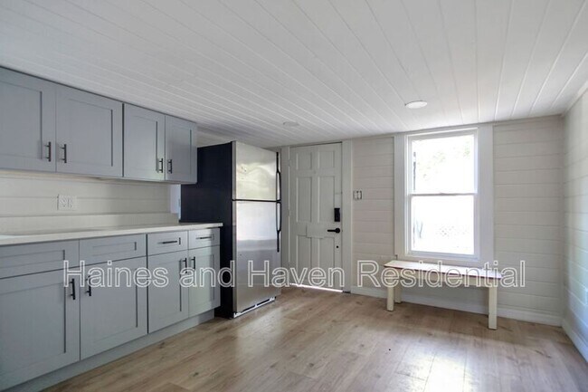 Foto del edificio - 658 Avenue B NW