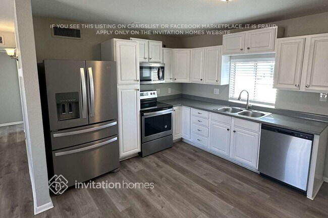 Foto del edificio - 3807 W Columbine Dr