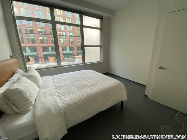 Foto del edificio - 160 E Berkeley St