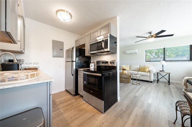 Foto del edificio - 2520 NE 12th St