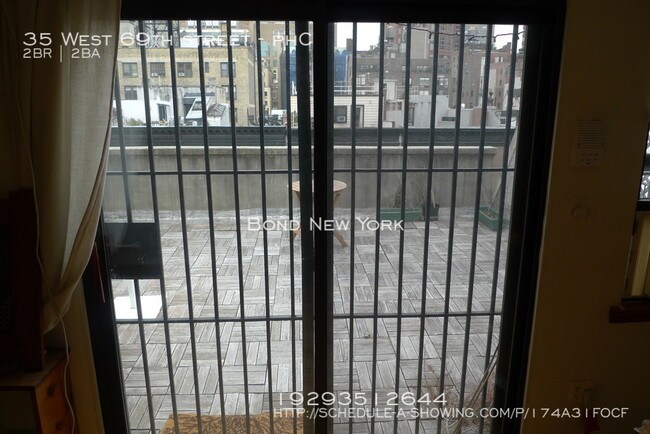 Foto del edificio - Upper West Side - 2 bed & 2 Bath Brownstone