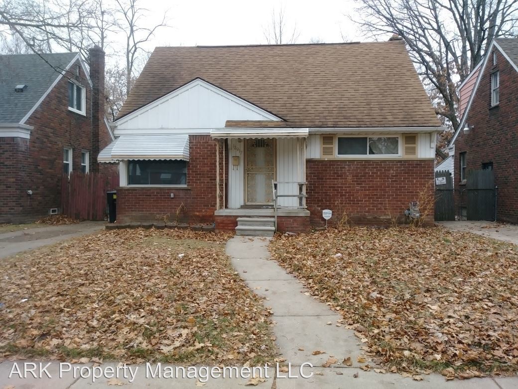 Primary Photo - 12917 Riverdale Ave