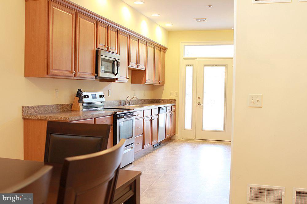 Foto principal - 107 High Pointe Dr