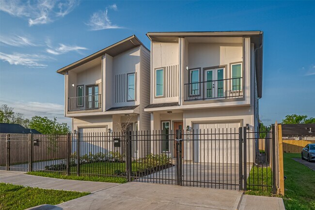 Foto del edificio - 3542 Mt Pleasant St