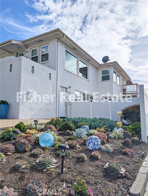 Building Photo - 572 Harloe Ave