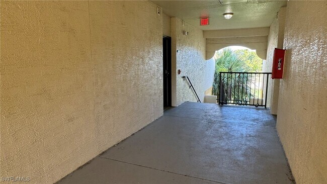 Building Photo - 11490 Villa Grand