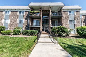 Building Photo - 1505 N Windsor Dr