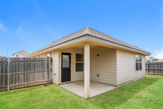 Foto del edificio - 8329 Hackberry Tree Dr