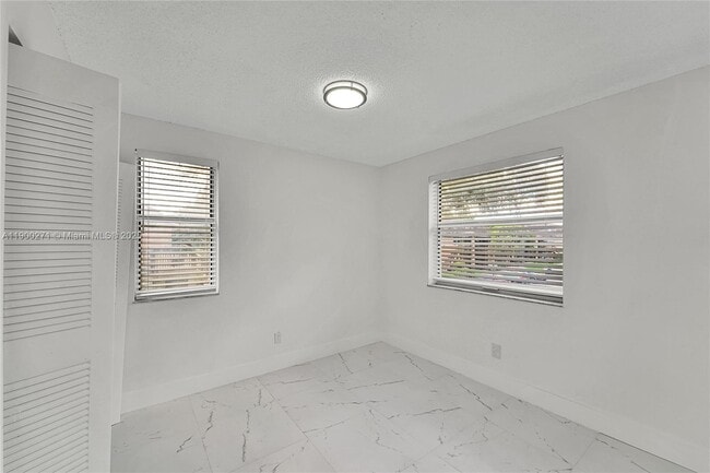 Foto del edificio - 737 NW 103rd Terrace
