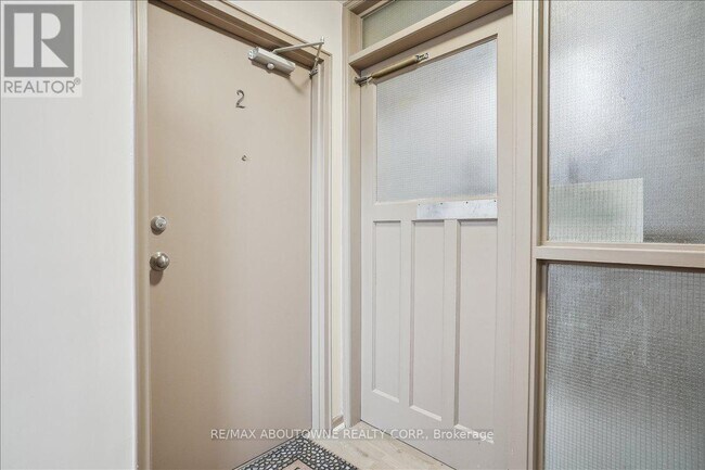 Photo du bâtiment - 2354 Queensway Dr