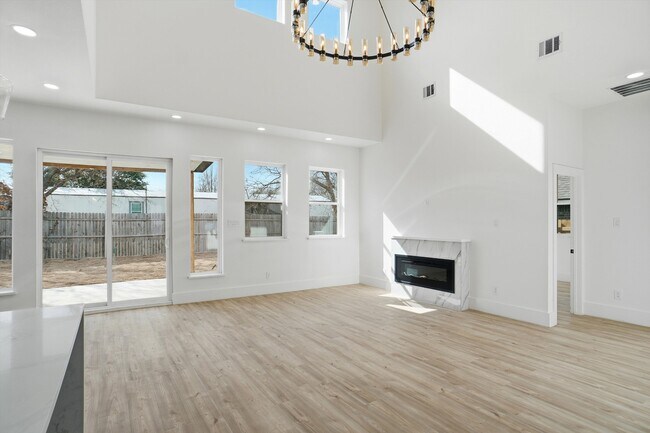 Foto del edificio - 128 N Cedar St