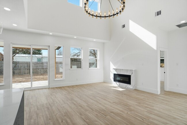 Photo - 128 N Cedar St House