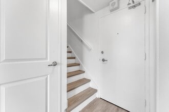 Building Photo - 181 Queen Mary Road