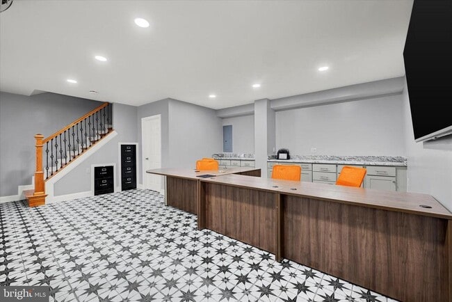 Building Photo - 2400 Annapolis Rd