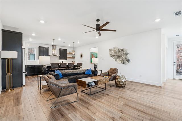 Foto del edificio - 1545 Cosette Dr