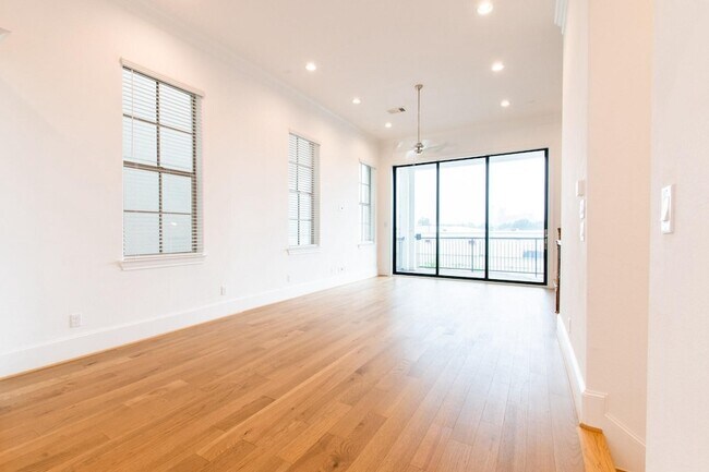 Foto del edificio - 4019 University Grove St