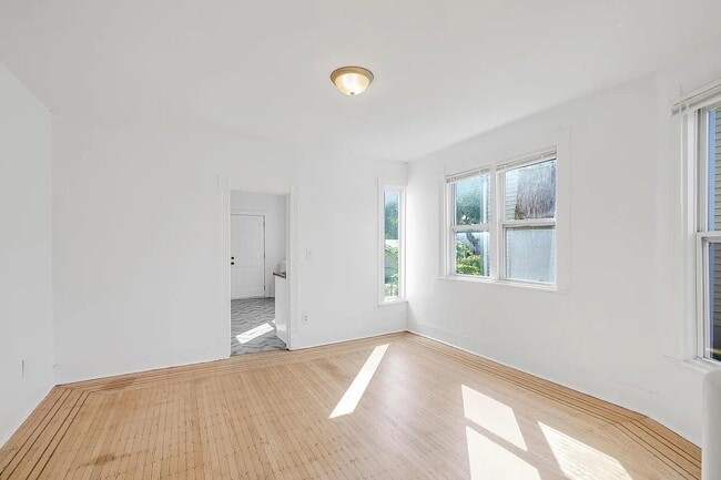 Foto del edificio - 2124 Fremont Ave N
