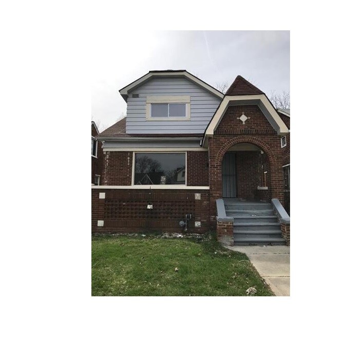 Foto principal - 18701 Fairport St
