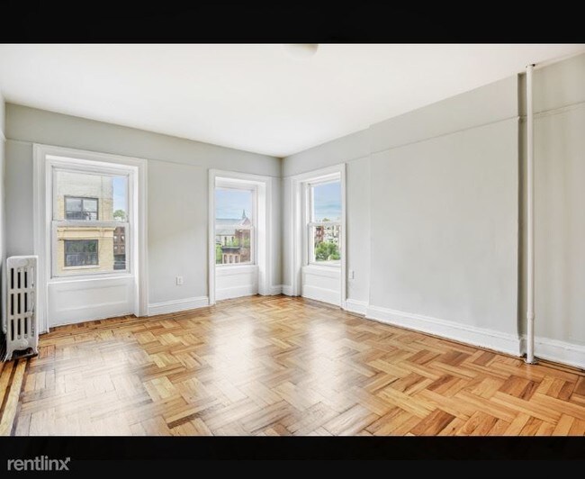 Building Photo - 39 Putnam Ave