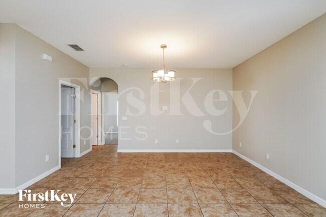 Foto del edificio - 1823 Ribbon Falls Pkwy