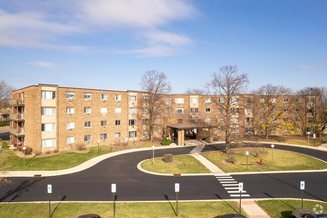 Building Photo - Moon Lake Village Condominiums