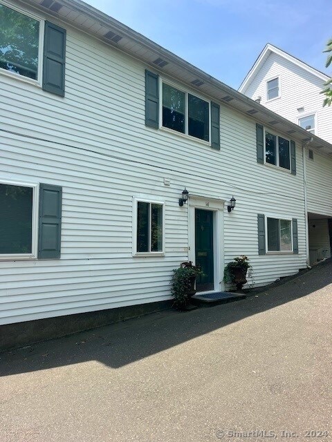 Primary Photo - 141 Davis Ave