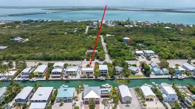 Foto del edificio - 596 W Shore Dr