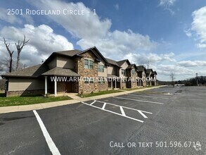 Building Photo - 2501 Ridgeland Cir
