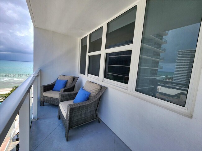 Foto del edificio - 2030 S Ocean Dr